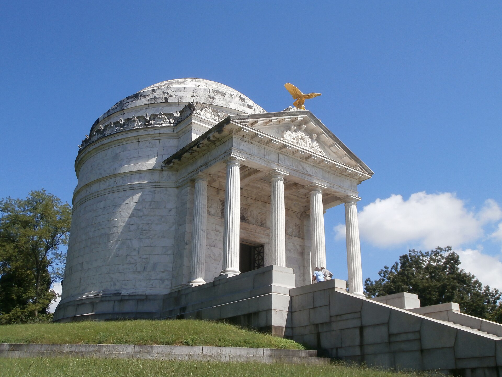 Illinois Memorial at Vicksburg National Military Park